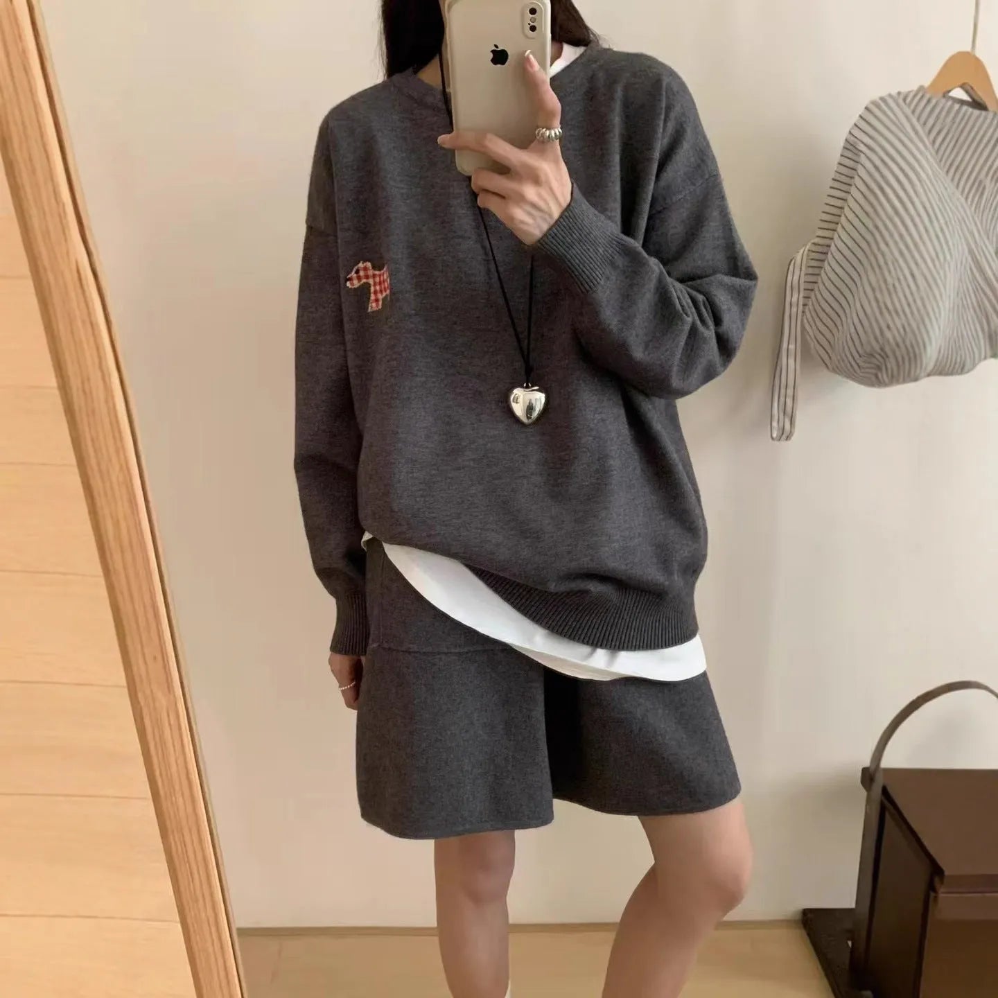 Women's casual sports knitted sweater shorts suit with animal pattern embroidery in Japanese Korean style
