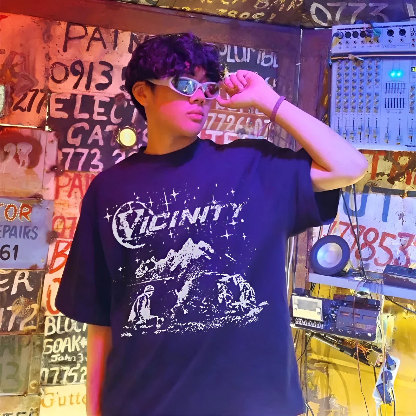 Men's black cotton T-shirt with white Y2g vicinity printing in artistic retro Chinese style
