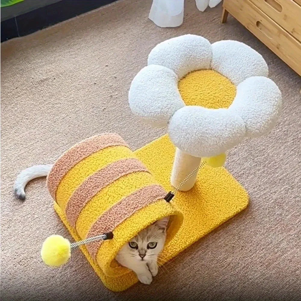 Yellow bee-themed cat climbing frame with sisal scratching board and tunnel measuring 46x36x25 cm