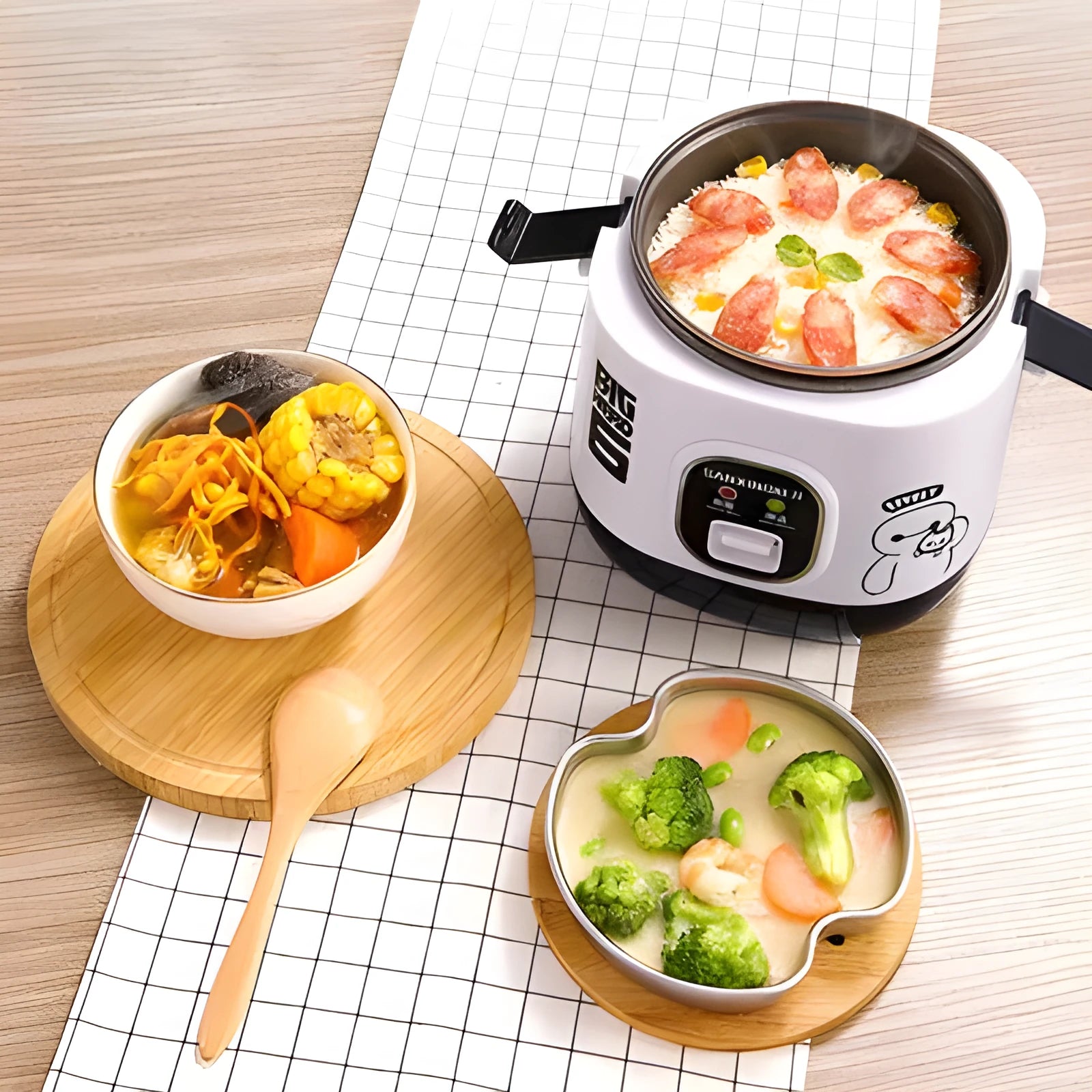 Round mini automatic rice cooker with steam pan and non-stick liner