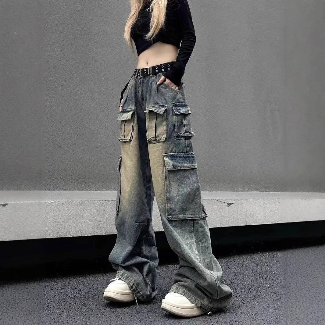Multi-pocket loose fit distressed jeans in street hipster straight-leg style