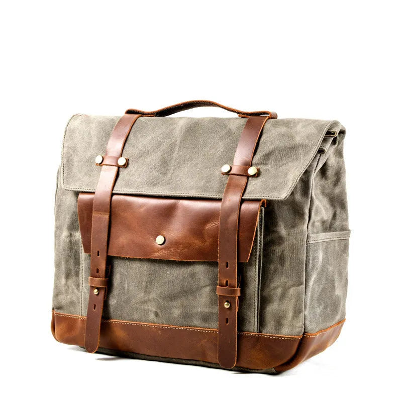 Camel Bag Knight cotton messenger bag for motorcycle helmets with internal organisation compartments