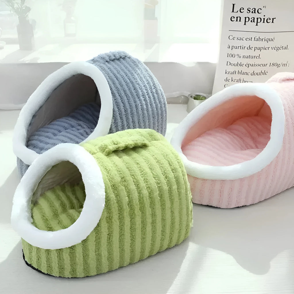 Thickened 3D dog bed with removable sponge interior in striped pattern