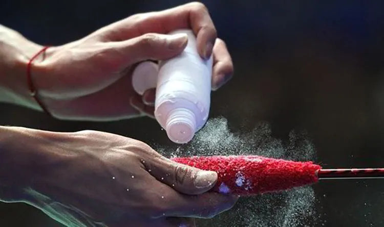 White magnesium carbonate sports anti-slip powder in 100g container for badminton and weightlifting