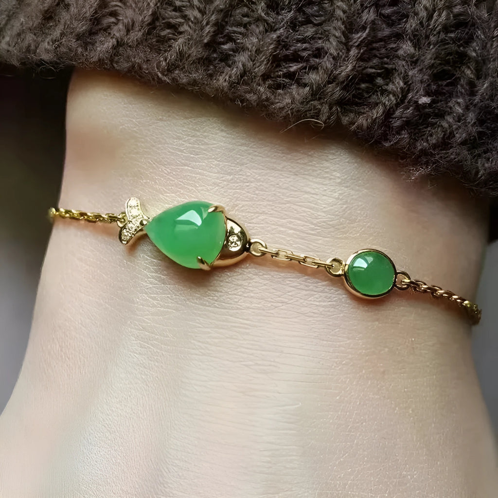 Yellow gold colour electroplated retro style women's bracelet with copper and plastic construction