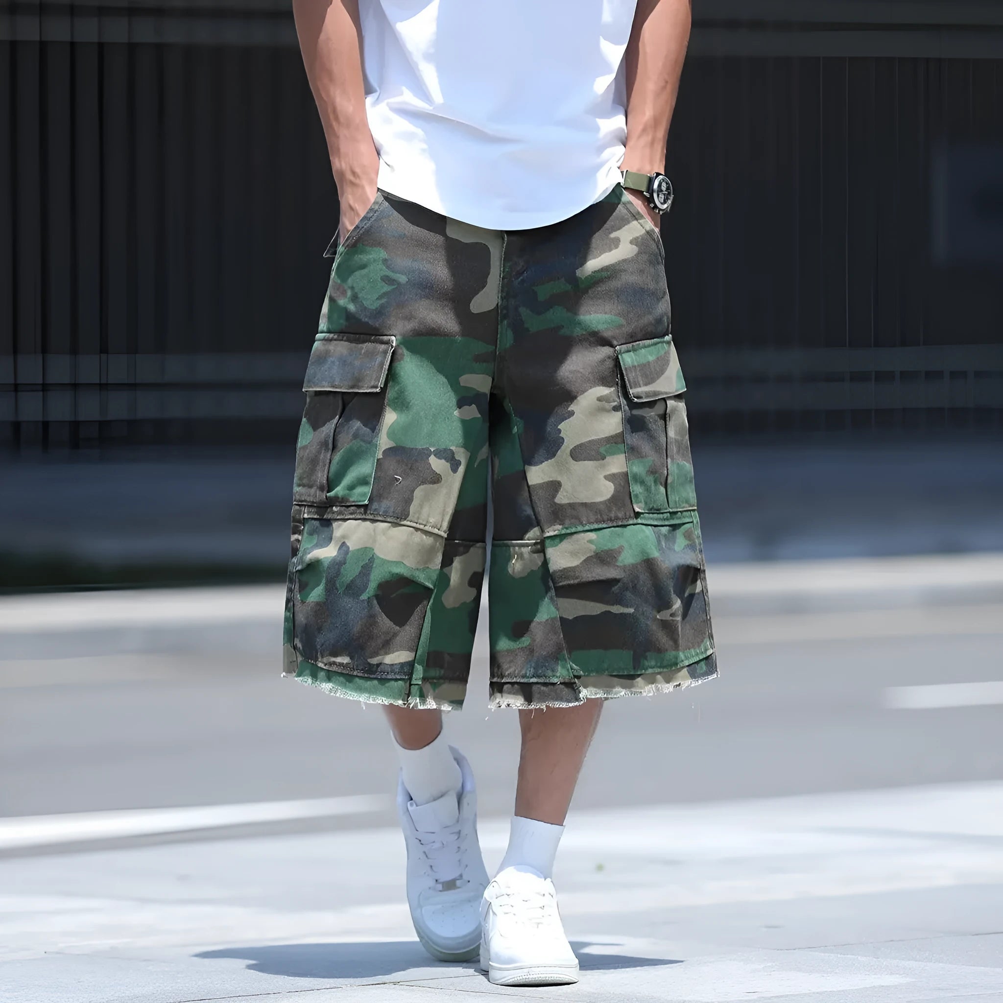 American retro style camouflage shorts in loose fit with cropped pants length