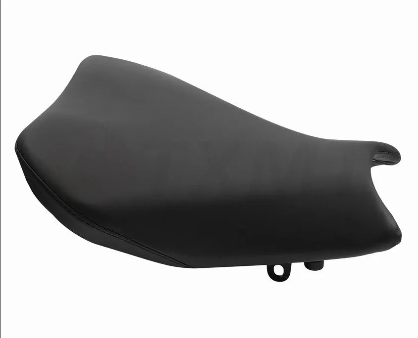 Large PU leather front and rear seat bags for a Suzuki GSXR1000 motorbike.