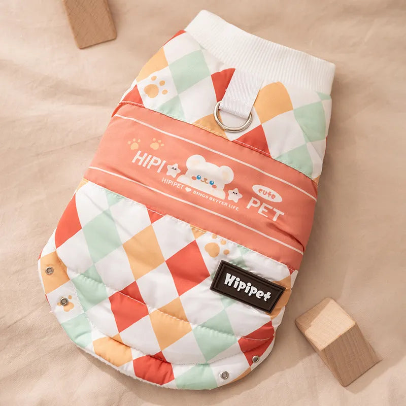 Quilted two-legged pet vest in brown with bear print and integrated leash ring, for cats and dogs in autumn and winter.