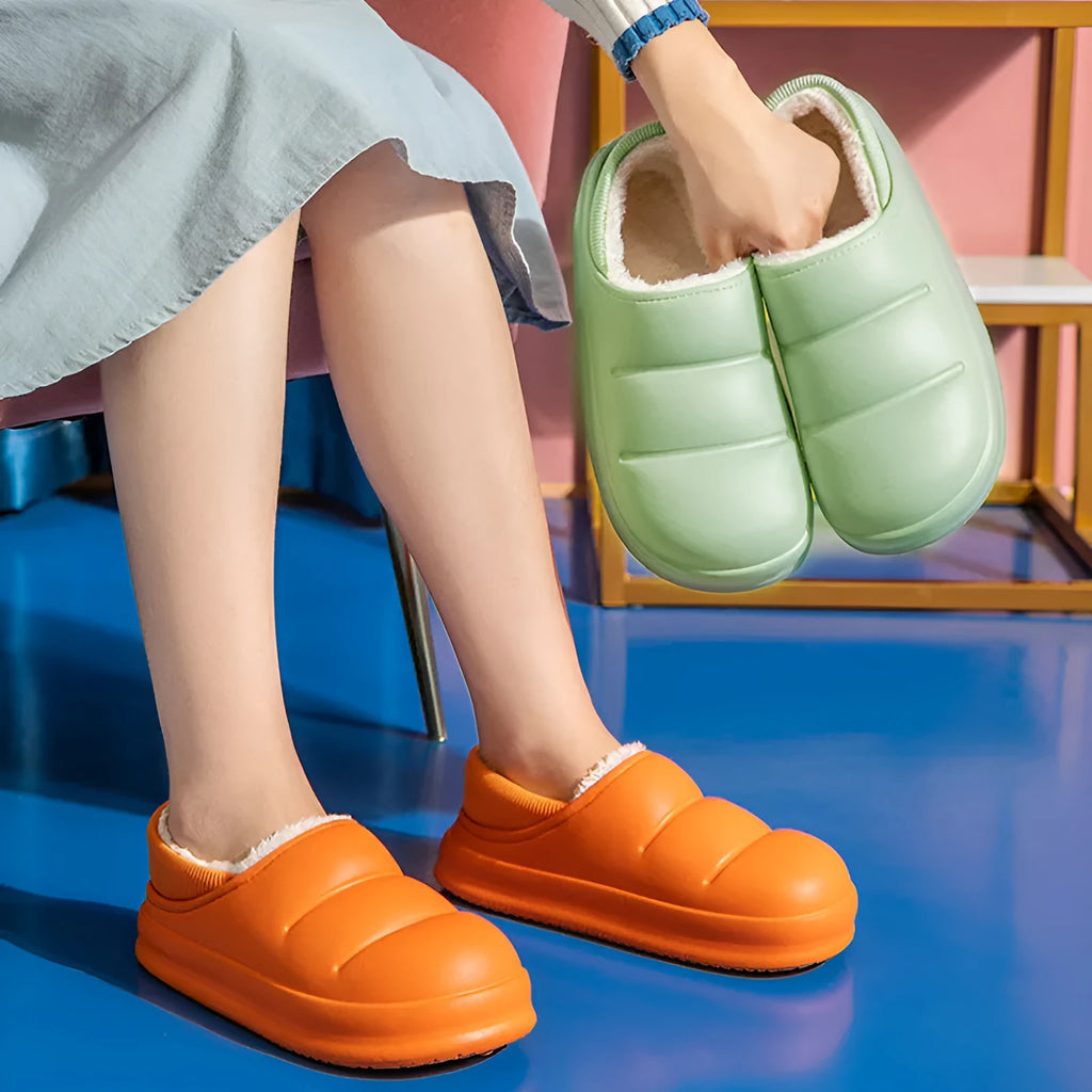 Waterproof garden slippers in various colours with EVA sole and overshoe design