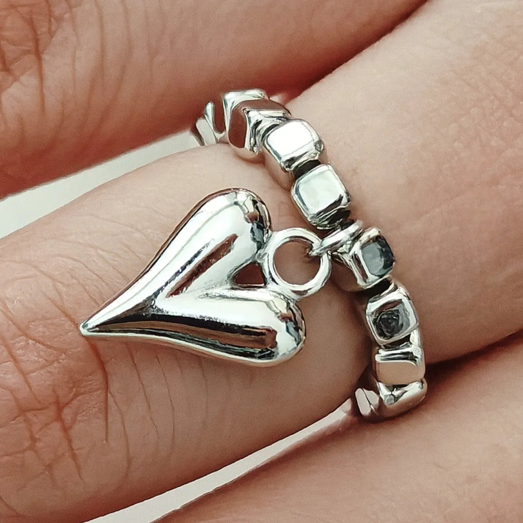 Handmade elastic beaded ring with love heart design in gold and silver electroplating