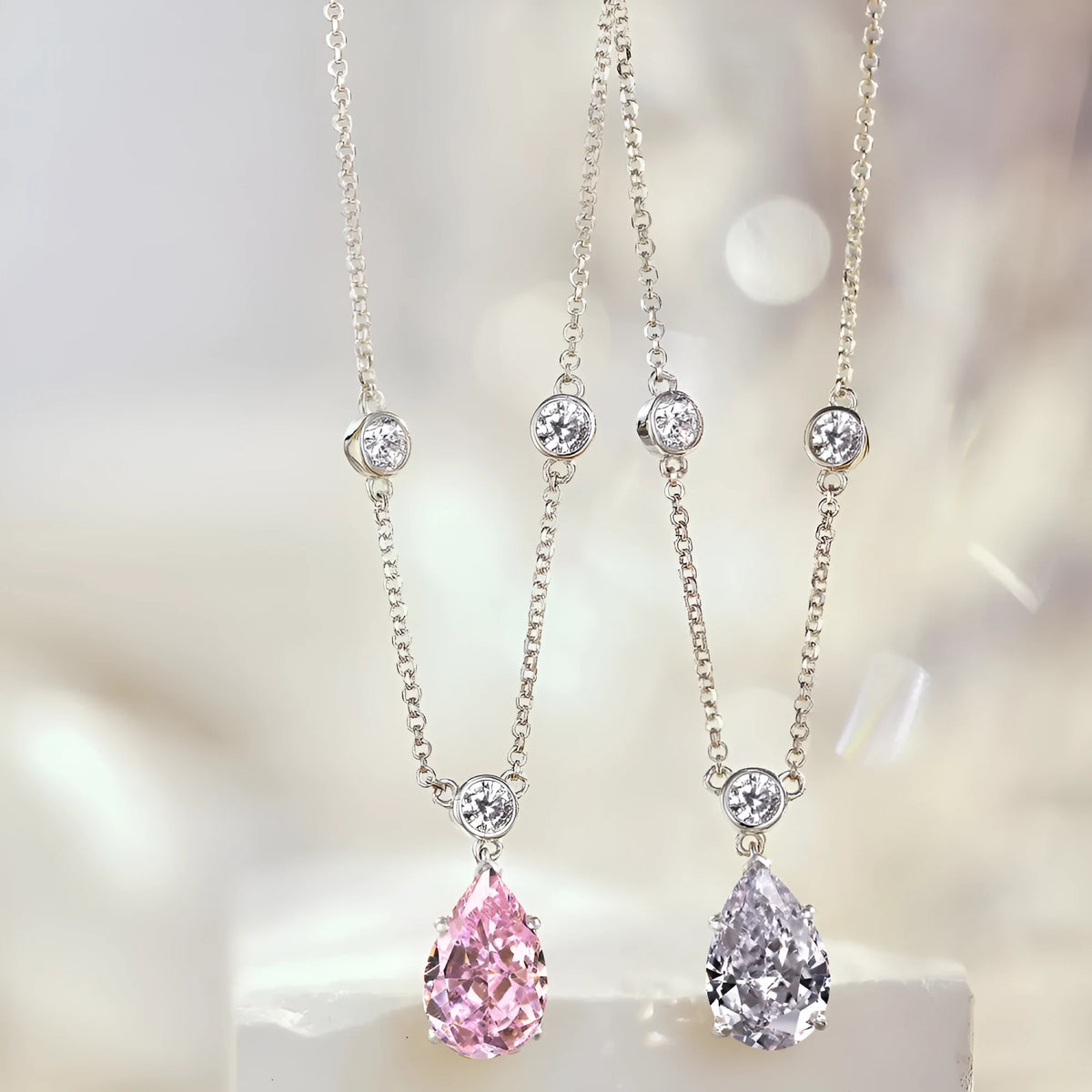 925 silver drop-shaped pendant necklace with platinum white diamond electroplated finish