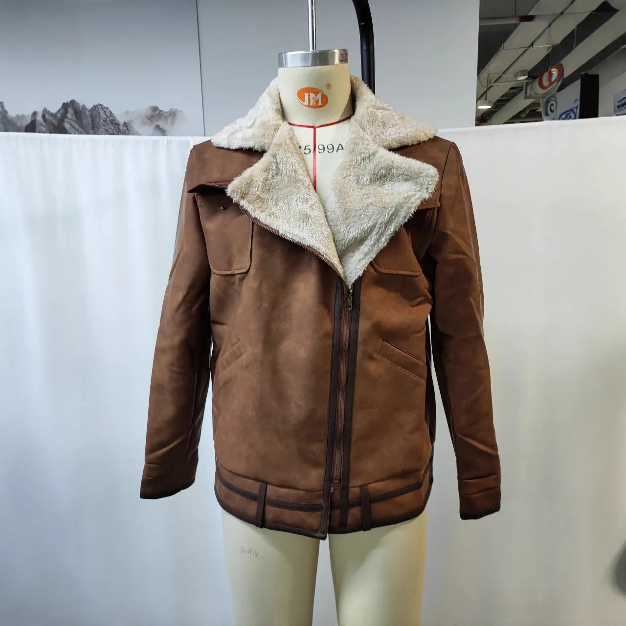 Men's retro brown suede casual jacket with PU leather, flap pockets, loose fit, mid-length, long sleeves, round hem, no hood