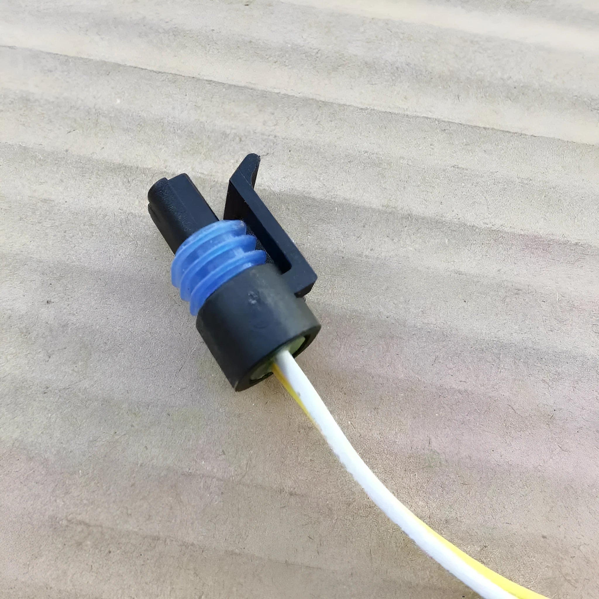 ACDelco car water temperature sensor plug for engine coolant temperature sensor connection
