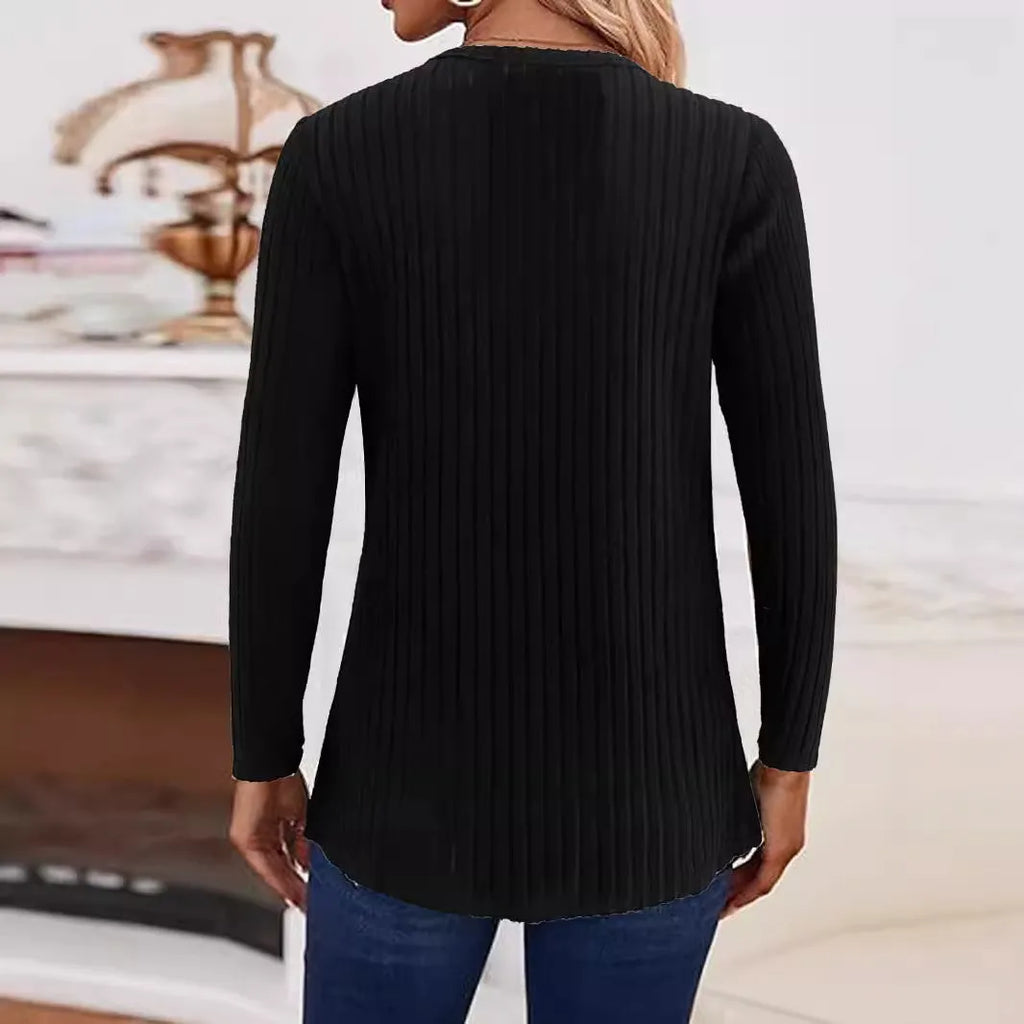 Men's casual button-front knitted sweater in solid colour with regular sleeves
