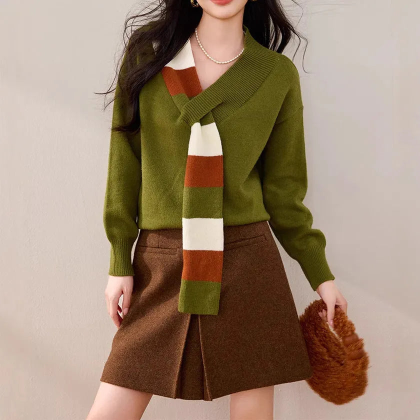 Niche women's striped V-neck fake two-piece pullover sweater in green and red colours, loose fit knit top