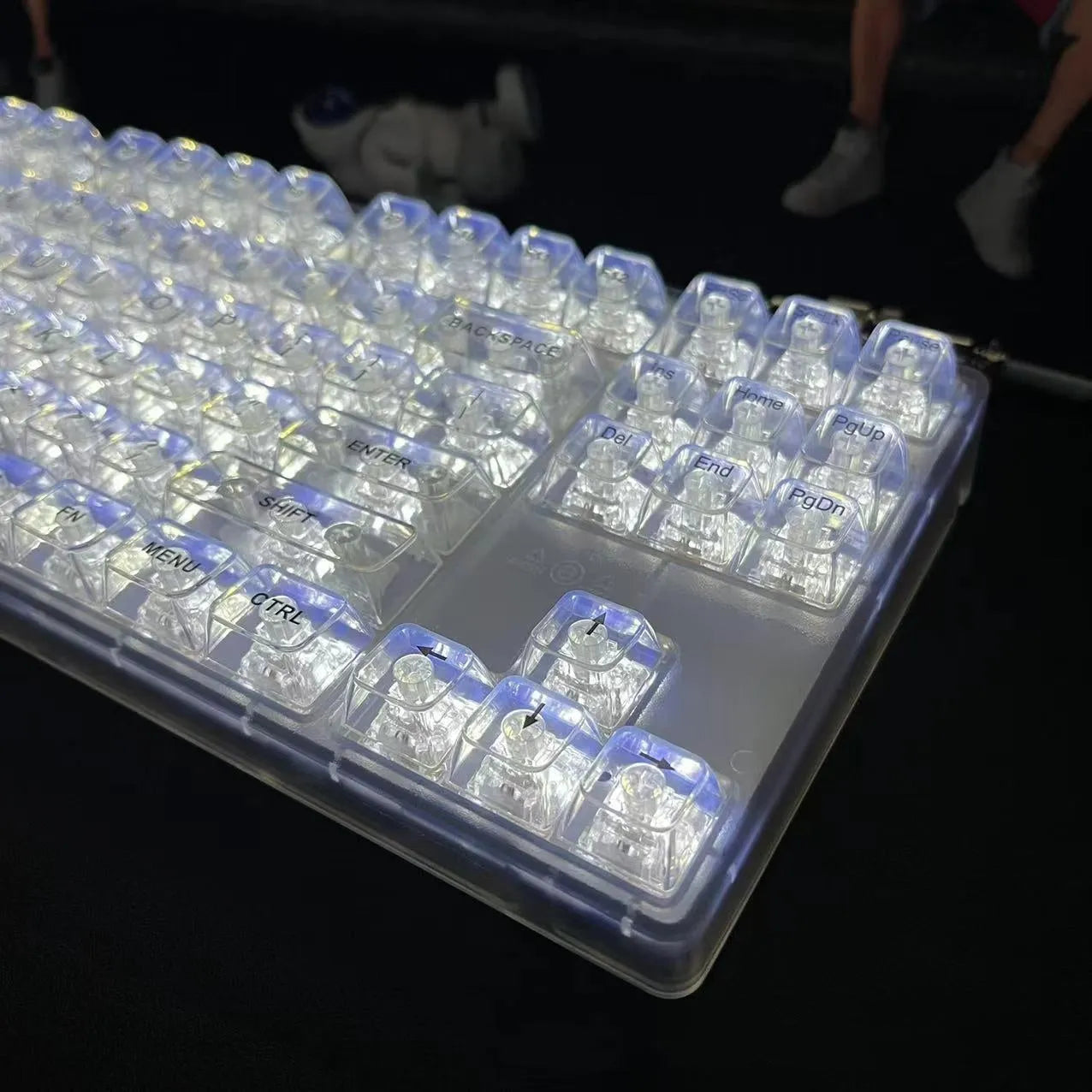 Universal transparent plastic key cap set with 132 pieces for mechanical keyboards
