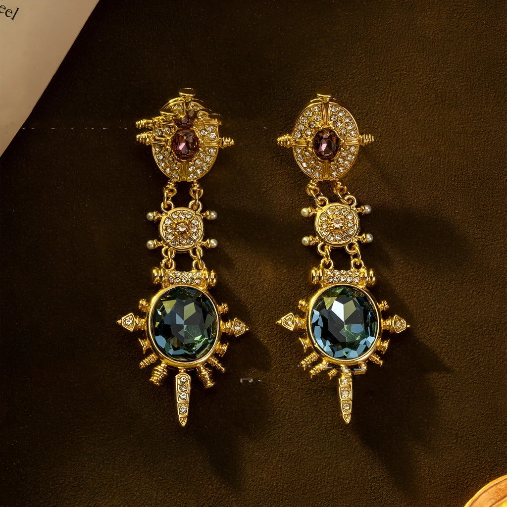 Gold-colour retro geometric round stud earrings with alloy construction and diamond treatment