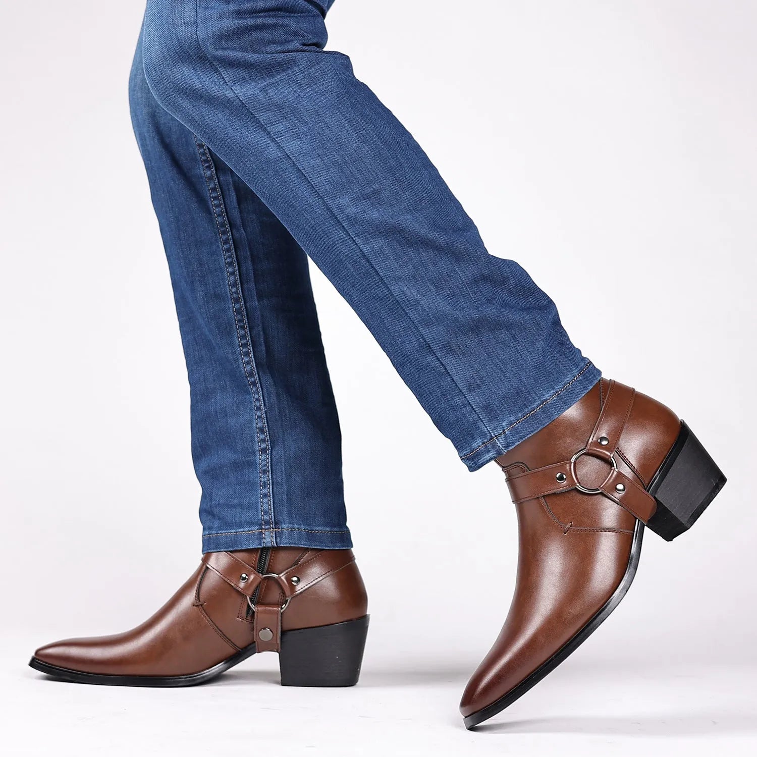 Unisex chain ankle boots with side zip and square toe in black and dark brown colours