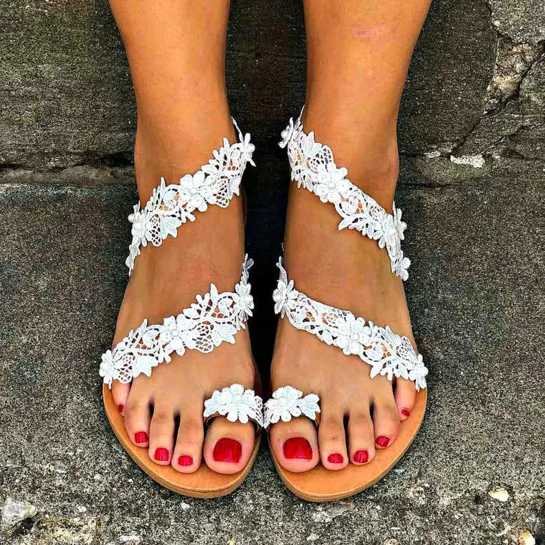 White plus size women's flat shoes with rhinestone flower decoration and round toe