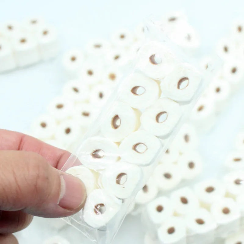 Miniature paper tissue roll model for children's pretend play measuring 30x15x80mm