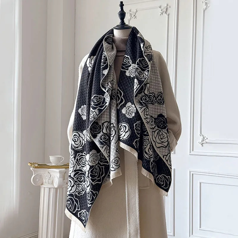 Thick warm winter scarf in imitation cashmere measuring 185x65cm with tassel detailing