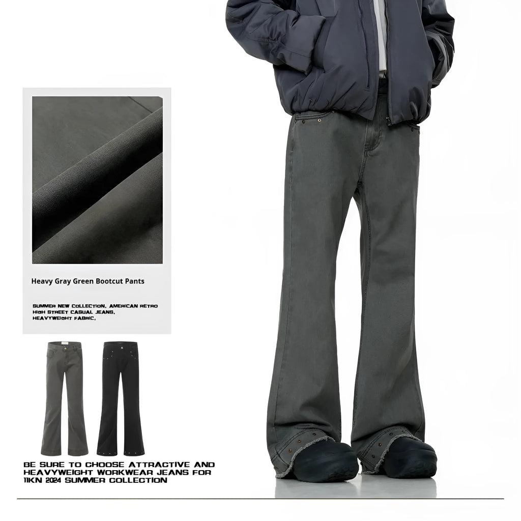 American retro straight-leg skinny jeans in black cotton fabric with a horn-shaped leg opening.