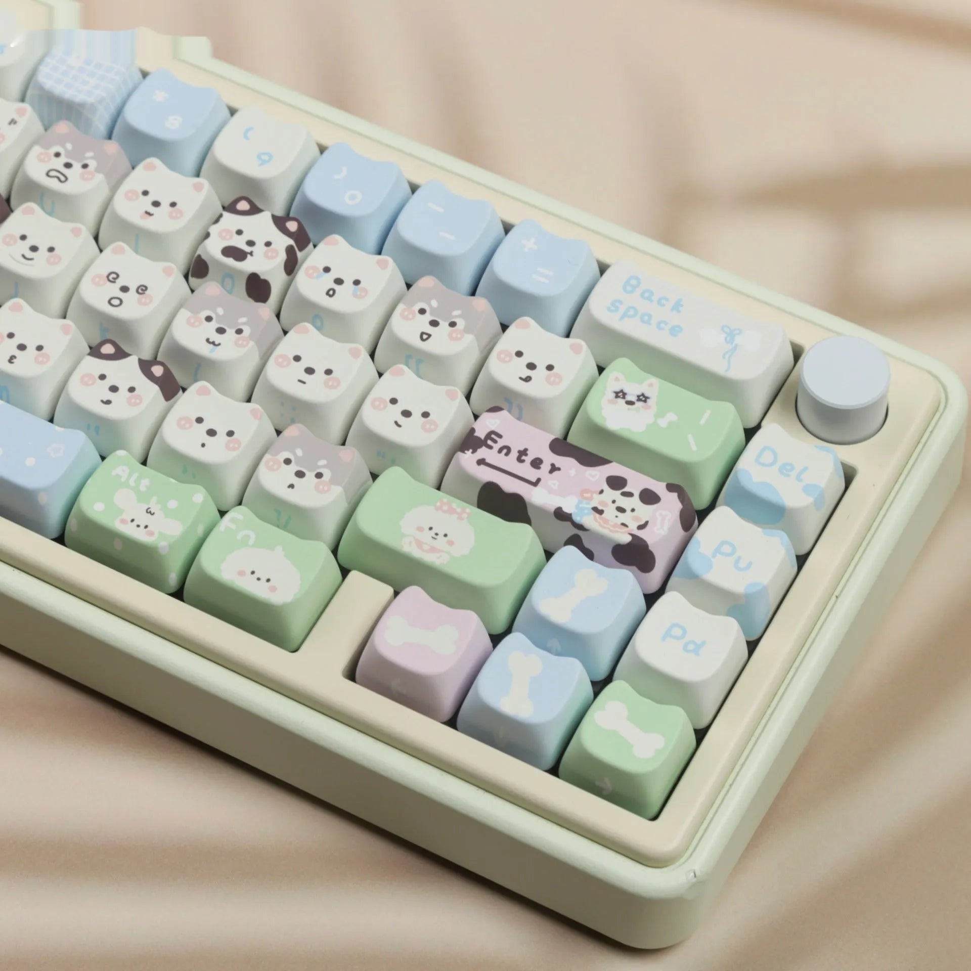 Full set of PBT key caps with colourful cat and puppy designs for mechanical keyboards