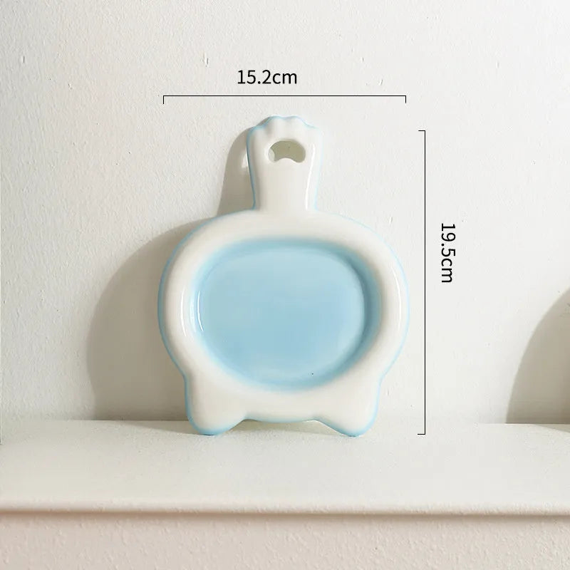 Ceramic cat bowl with shallow mouth design in selected colour