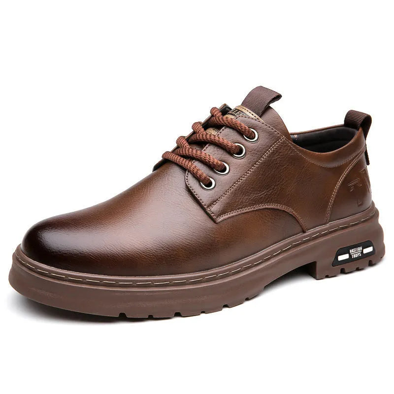 Men's black retro casual leather shoes with artificial PU upper and round toe on a neutral background.